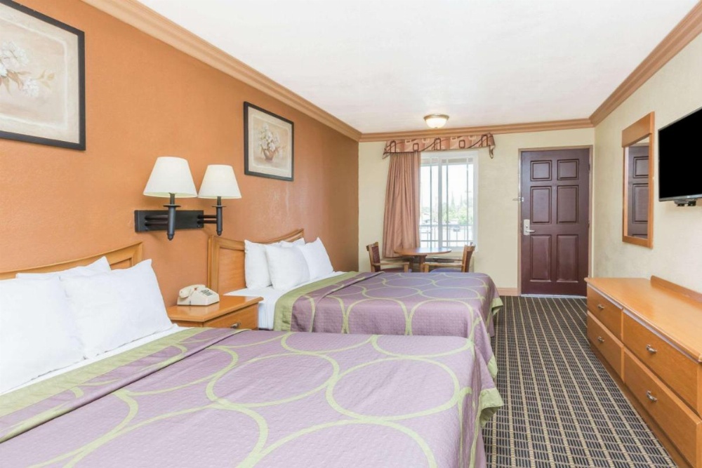 Queen Room with Two Queen Beds - Non-Smoking