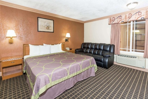 Super 8 by Wyndham Azusa image 5